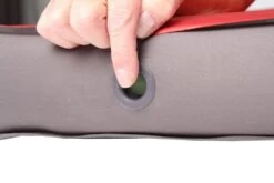 Exped MegaMat 10 LXW Slaapmat Rood 8 Exped MegaMat 10 LXW Slaapmat Rood -Kampeerwereld 40112 exped megamat 10 lxwrubyred slaapmat