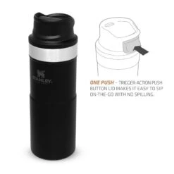 Stanley The Trigger-Action Travel Mug 0.35L Zwart -Kampeerwereld 82050 stanley the trigger action travel mug 035l